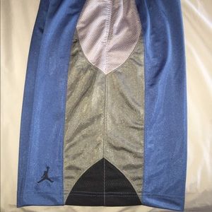 Jordan basketball shorts (Medium)
